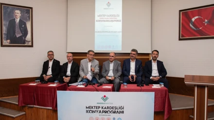 Rektör Prof. Dr. Aksoy, depremzede öğrencilerle bir araya geldi